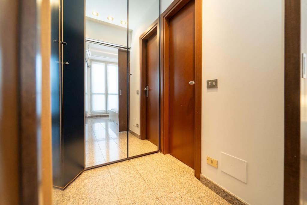5 Giornate Apt Con Terrazzo E Garage Privato Милано Екстериор снимка