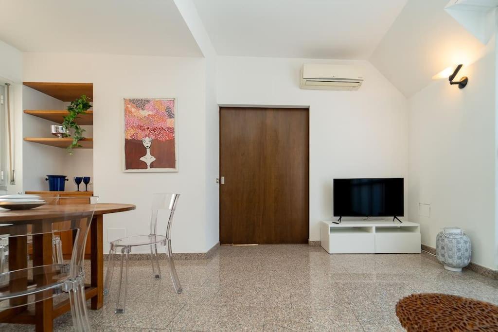 5 Giornate Apt Con Terrazzo E Garage Privato Милано Екстериор снимка